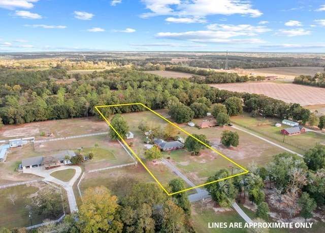 Property at 3117 Holland Rd, Newton, AL 36352, 3 beds, 2 baths