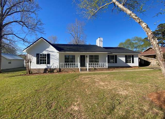 Property at 406 Chapelwood Dr, Dothan, AL 36305, 3 beds, 2 baths