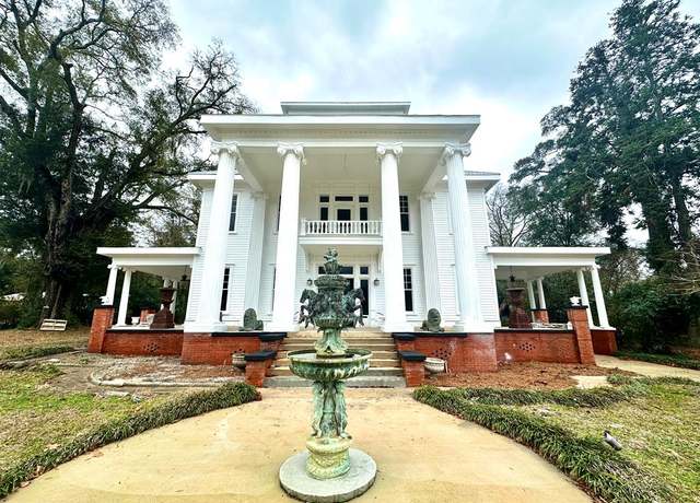 Property at 298 E Broad St, Ozark, AL 36360, 5 beds, 3 baths