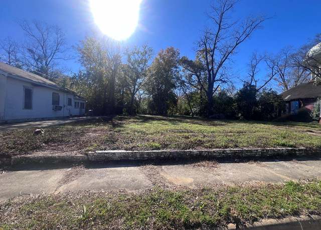 Property at 602 E Newton St, Dothan, AL 36303