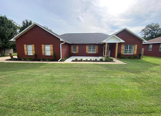 Property at 441 N Bay Springs Rd, Dothan, AL 36303, 3 beds, 2 baths