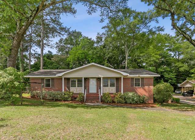 Property at 1935 Denton Rd, Dothan, AL 36303, 4 beds, 2.5 baths
