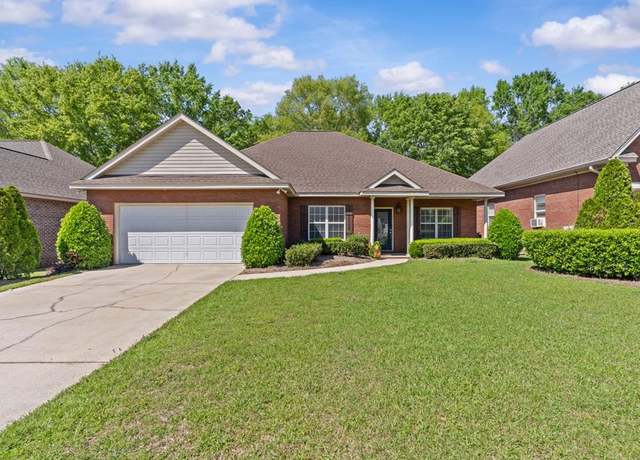 Property at 105 Lawrenceburg Ct, Dothan, AL 36305, 3 beds, 2 baths