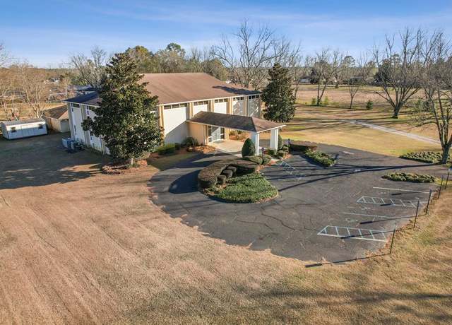 Property at 2054 John D Odom Rd, Dothan, AL 36303, 10 beds, 3 baths