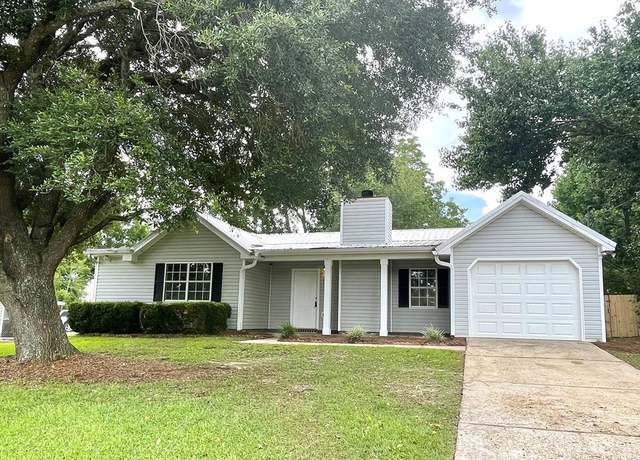 Property at 103 Petunia Dr, Taylor, AL 36301, 4 beds, 2 baths