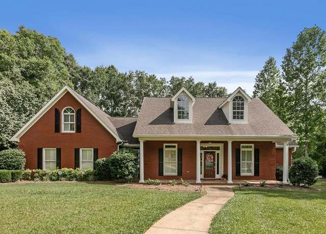 Property at 400 Bent Oak Dr, Dothan, AL 36352, 4 beds, 3.5 baths