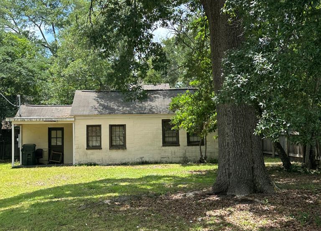 Property at 102 Bracewell Ave, Dothan, AL 36301, 1 bed, 1 bath