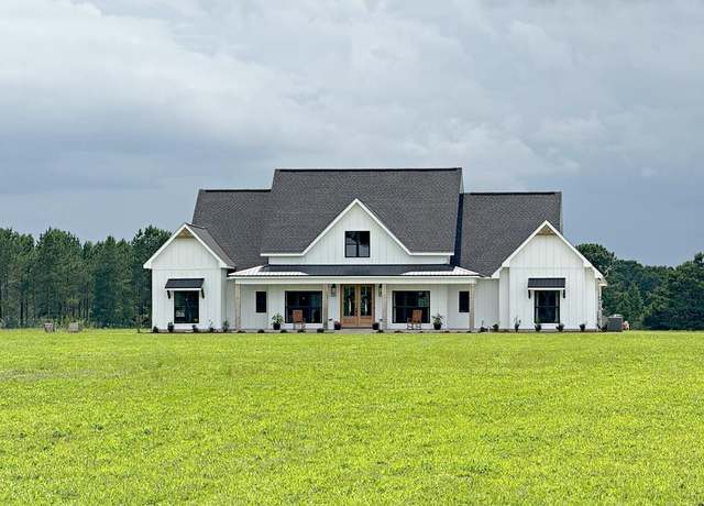 Property at 390 County Road 11, Headland, AL 36345, 4 beds, 3.5 baths