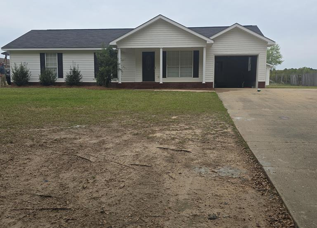Property at 1852 Harden, Slocomb, AL 36375, 3 beds, 2 baths