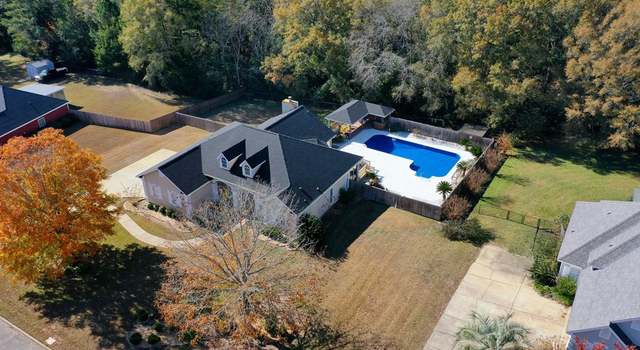 Photo of 102 Stonegate Dr, Headland, AL 36345