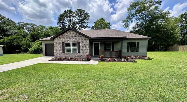 Photo of 221 Oakwood Dr, Midland City, AL 36350