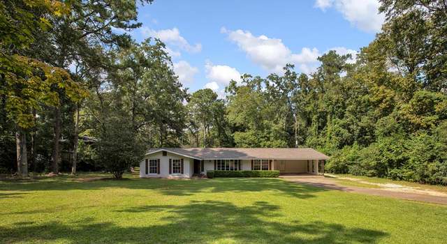 Photo of 202 Meadowbrook Dr, Dothan, AL 36303