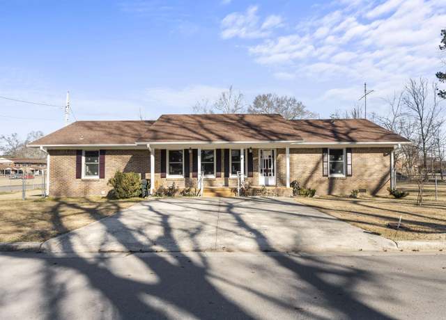 Property at 1215 6th St, Cullman, AL, 3 beds, 2 baths