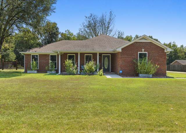 Property at 776 Co Rd 94, Florence, AL, 3 beds, 2 baths