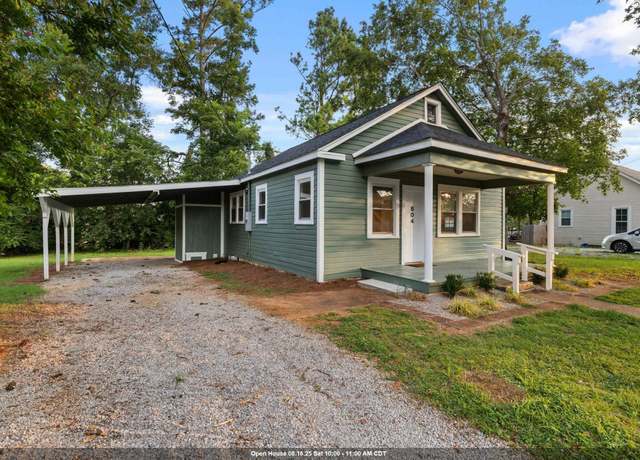 Property at 804 E 7th St, Tuscumbia, AL, 2 beds, 1 bath