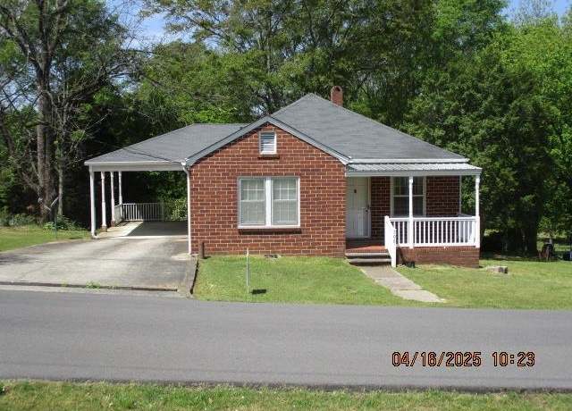 Property at 706 College St, Blountsville, AL, 3 beds, 1 bath