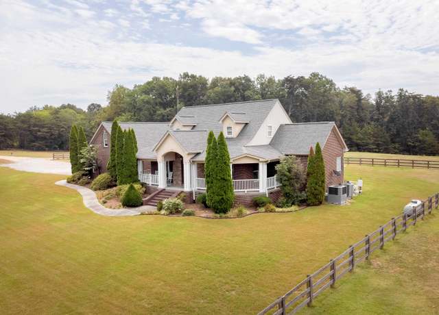 Property at 928 Bigbee Trl, Tuscumbia, AL, 3 beds, 2.5 baths