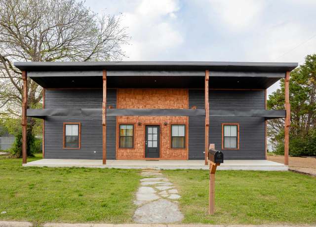Property at 308 Mitchell St, Florence, AL, 3 beds, 2 baths
