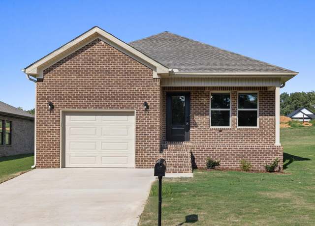 Property at 29 S Crown St, Florence, AL, 3 beds, 2 baths