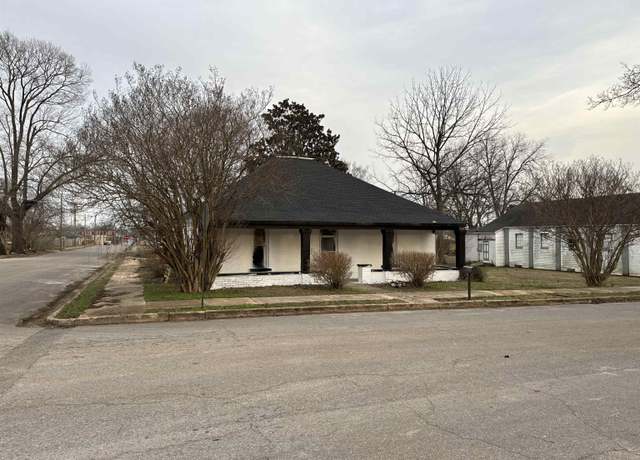 Property at 300 Pittsburgh Ave, Sheffield, AL, 4 beds, 1 bath