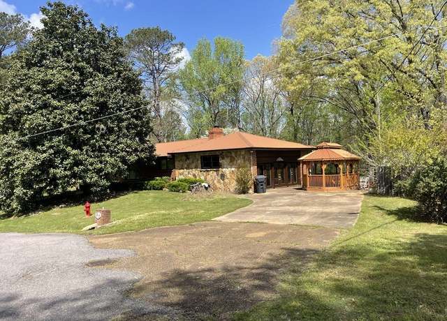 Property at 695 8th St, Guin, AL, 3 beds, 2.5 baths