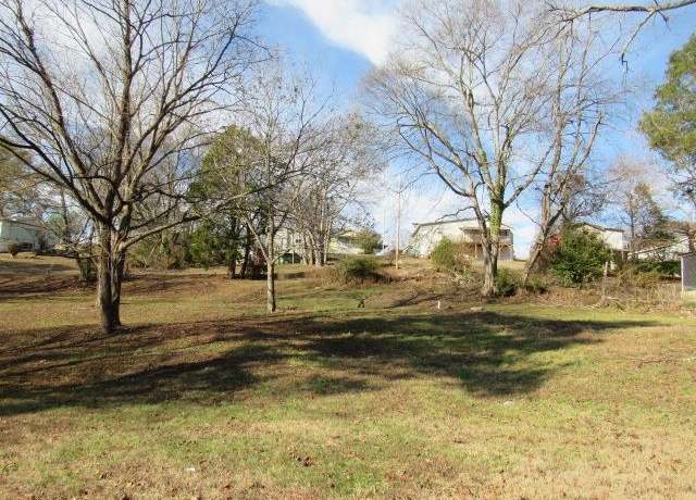 Property at 1010 Mobile St, Florence, AL