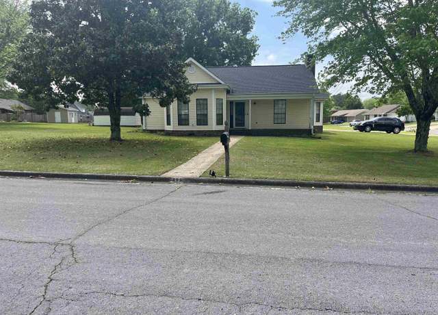 Property at 205 Cordelia Way, Florence, AL, 3 beds, 2 baths