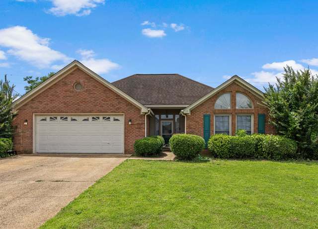 Property at 204 E Pershing Ave, Muscle Shoals, AL, 3 beds, 2 baths