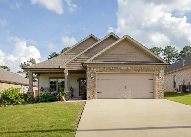 Property at 121 Silver Leaf Ln, Florence, AL, 3 beds, 2 baths