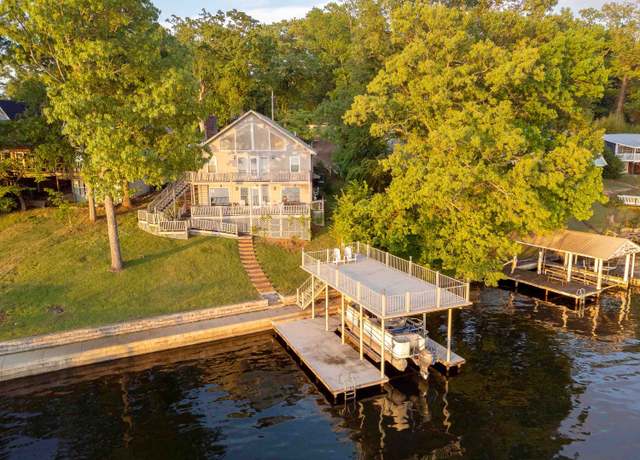 Property at 115 Wilson Ct, Muscle Shoals, AL, 4 beds, 3 baths