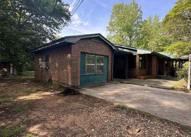 Property at 2581 Hwy 48, Russellville, AL, 3 beds, 2.5 baths