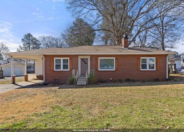 Property at 310 Park Ln, Florence, AL, 3 beds, 1 bath