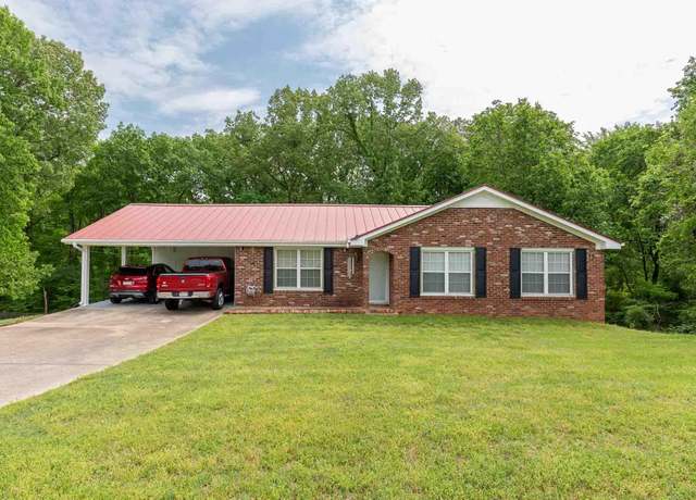 Property at 329 E Lakeside Dr, Florence, AL, 3 beds, 3 baths