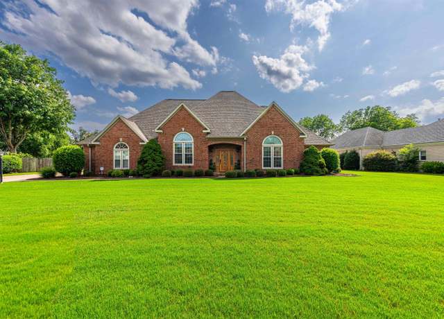 Property at 1700 Brentwood, Muscle Shoals, AL, 3 beds, 2.5 baths