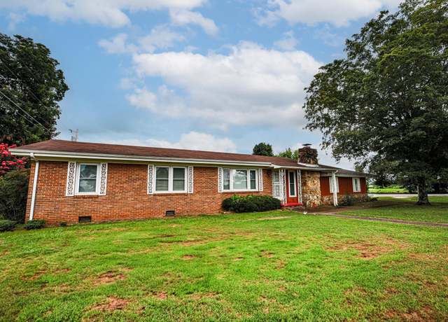 Property at 300 Webster St, Muscle Shoals, AL, 3 beds, 1.5 baths