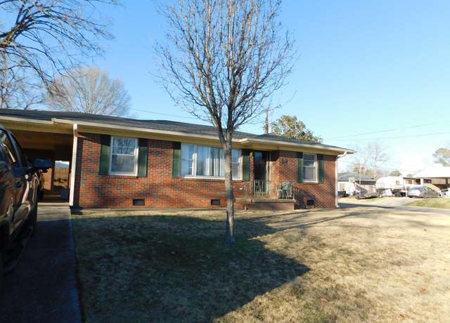 Property at 1307 SE 13th St, Cullman, AL, 3 beds, 2 baths
