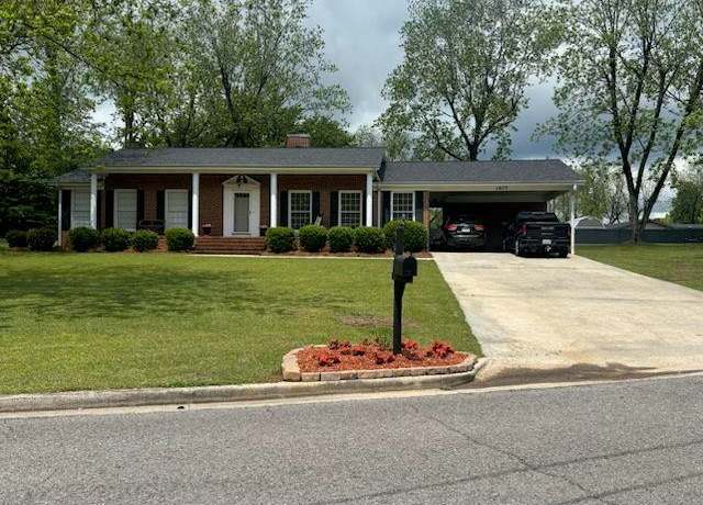 Property at 1407 NW Regalwood Cir, Cullman, AL, 3 beds, 3 baths