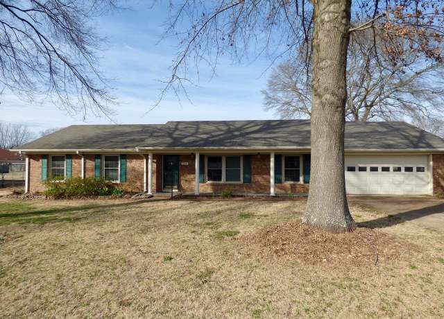 Property at 7221 Courtwood St, Florence, AL, 3 beds, 2 baths