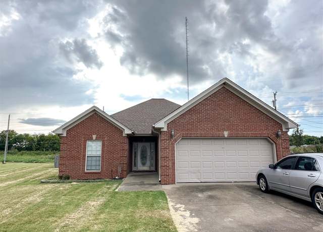 Property at 308 Meredith Dr, Muscle Shoals, AL, 3 beds, 2 baths