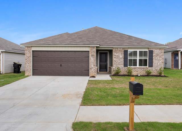 Property at 1613 Simmons St SE, Cullman, AL, 3 beds, 2 baths