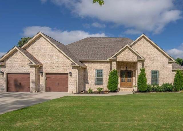 Property at 706 Saddleridge Way, Florence, AL, 3 beds, 2.5 baths