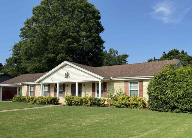 Property at 2218 Bower Dr, Florence, AL, 3 beds, 2 baths