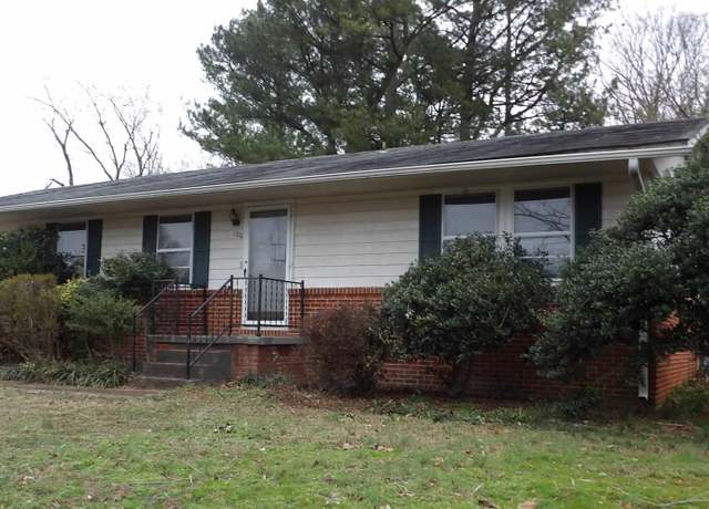 Property at 106 Roberts St, Florence, AL, 3 beds, 1.5 baths