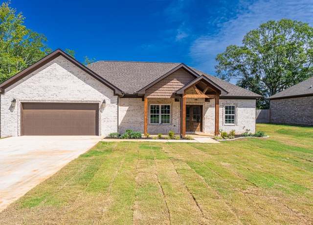 Property at 1109 Glendora Ave, Tuscumbia, AL, 4 beds, 2.5 baths