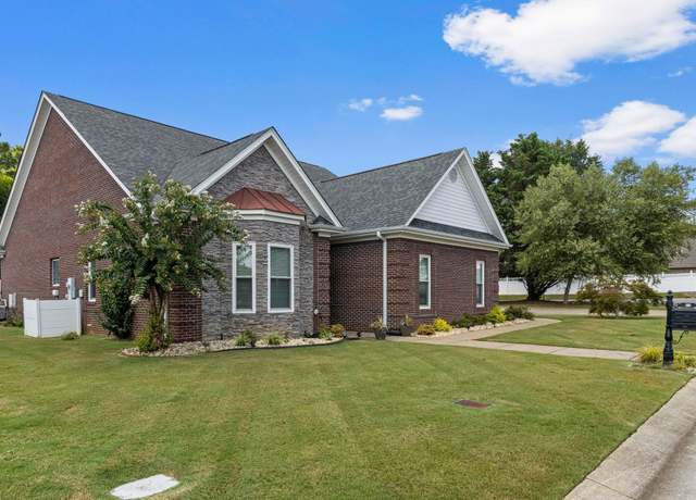 Property at 102 Blackberry Trl, Florence, AL, 3 beds, 2 baths