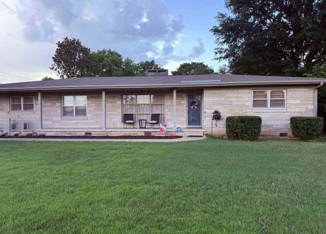 Property at 401 W Candler Ave, Muscle Shoals, AL, 3 beds, 2 baths