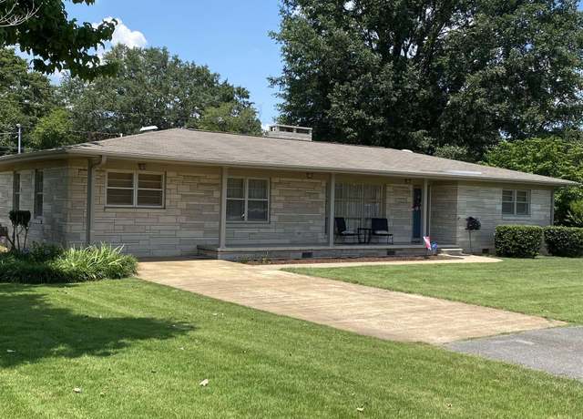 Property at 401 W Candler Ave, Muscle Shoals, AL, 3 beds, 2 baths