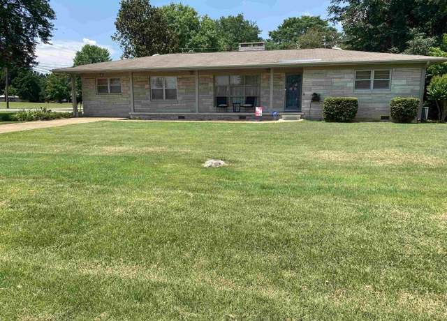 Property at 401 W Candler Ave, Muscle Shoals, AL, 3 beds, 2 baths