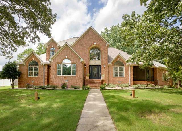 Property at 314 Reddoch Rd, Florence, AL, 4 beds, 3.5 baths