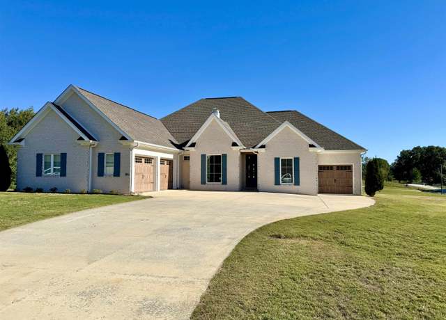 Property at 186 Eastwood Ln, Killen, AL, 4 beds, 3.5 baths